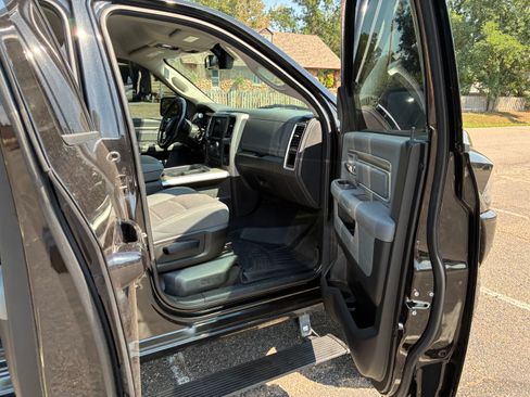 Used 2017 RAM 2500 Big Horn w/ Sport Appearance Group image 10