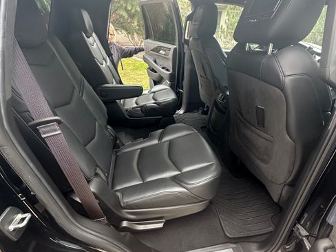 Used 2017 Cadillac Escalade Platinum image 14