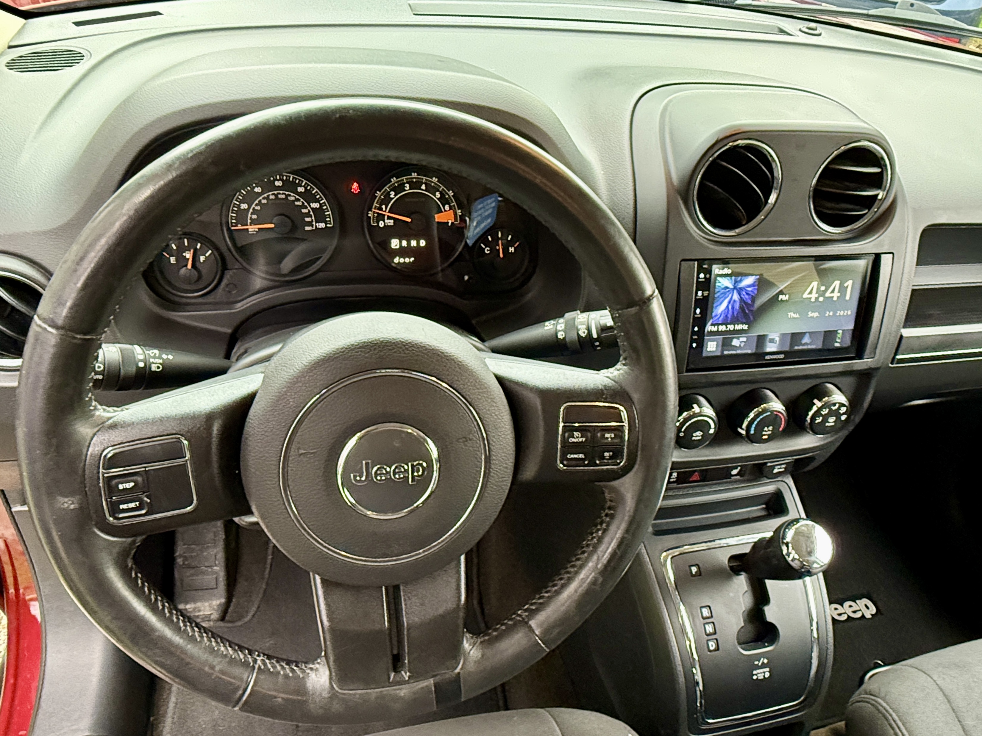 Used 2016 Jeep Patriot Latitude AWD/4WD image 27