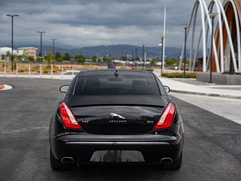 Used 2015 Jaguar XJ image 6