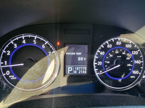 Used 2010 INFINITI G37 Journey w/ Premium Pkg image 15