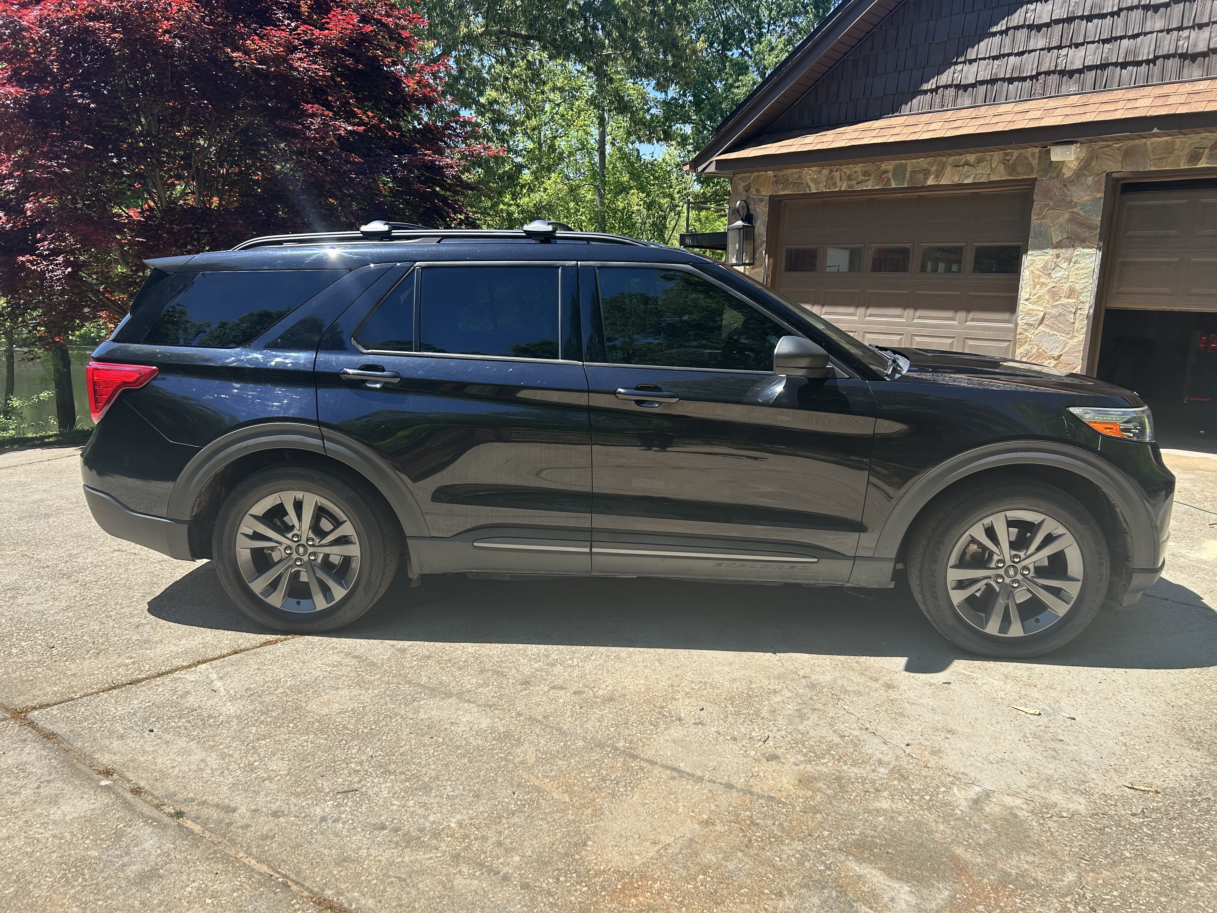 Used 2021 Ford Explorer XLT w/ Equipment Group 202A RWD image 6