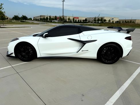 Used 2025 Chevrolet Corvette Z06 w/ Z07 Performance Package image 1