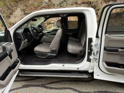 Used 2019 Ford F150 XLT w/ Equipment Group 302A Luxury image 18