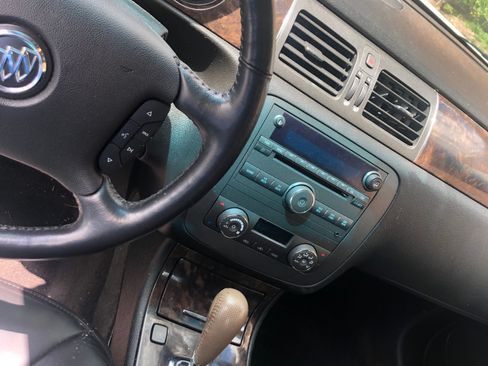 Used 2007 Buick Lucerne CXS w/ Driver Confidence Package image 4