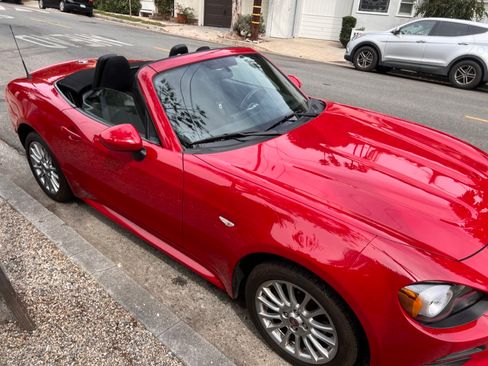 Used 2017 FIAT 124 Spider Classica image 5