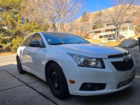 Used 2014 Chevrolet Cruze LS image 1