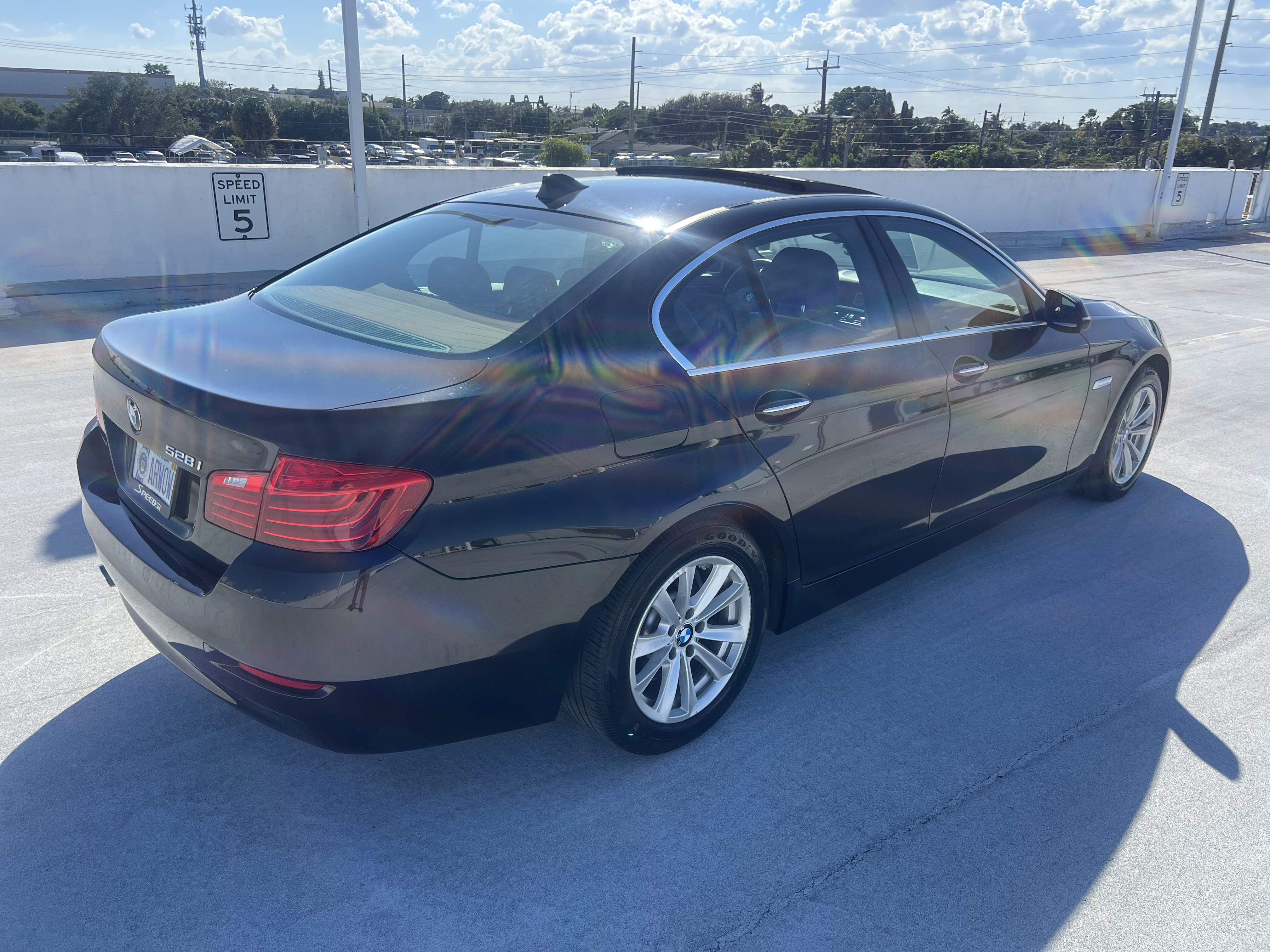 Used 2016 BMW 528i Sedan RWD image 5