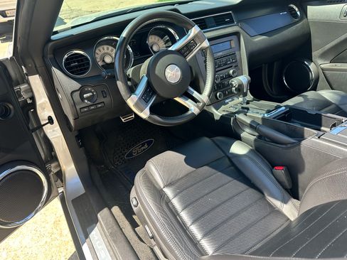 Used 2012 Ford Mustang GT Premium image 18