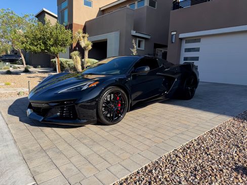 Used 2023 Chevrolet Corvette Z06 w/ Stealth Interior Trim Package RWD image 1