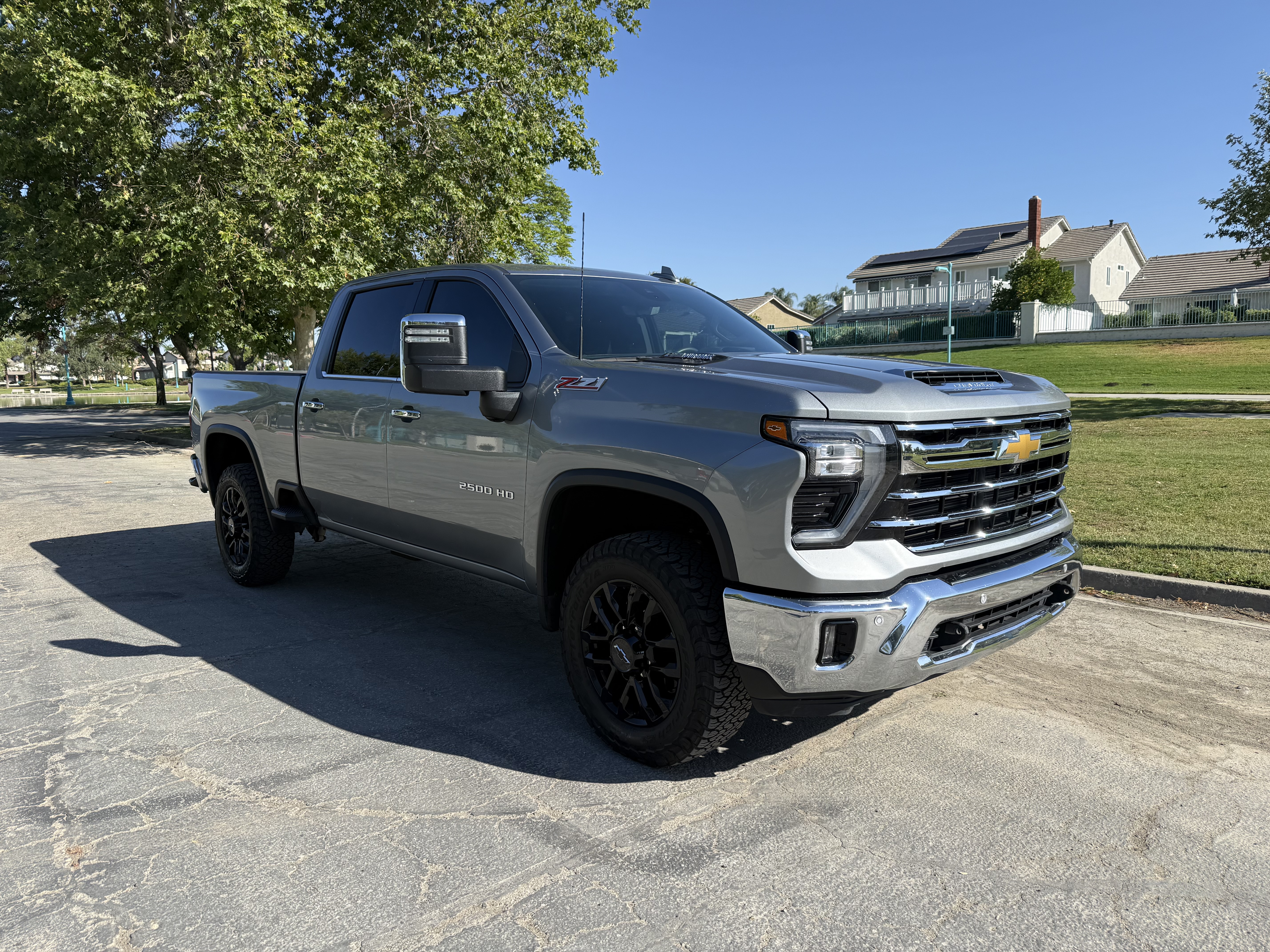 Used 2025 Chevrolet Silverado 2500 LTZ w/ LTZ Plus Package AWD/4WD image 14