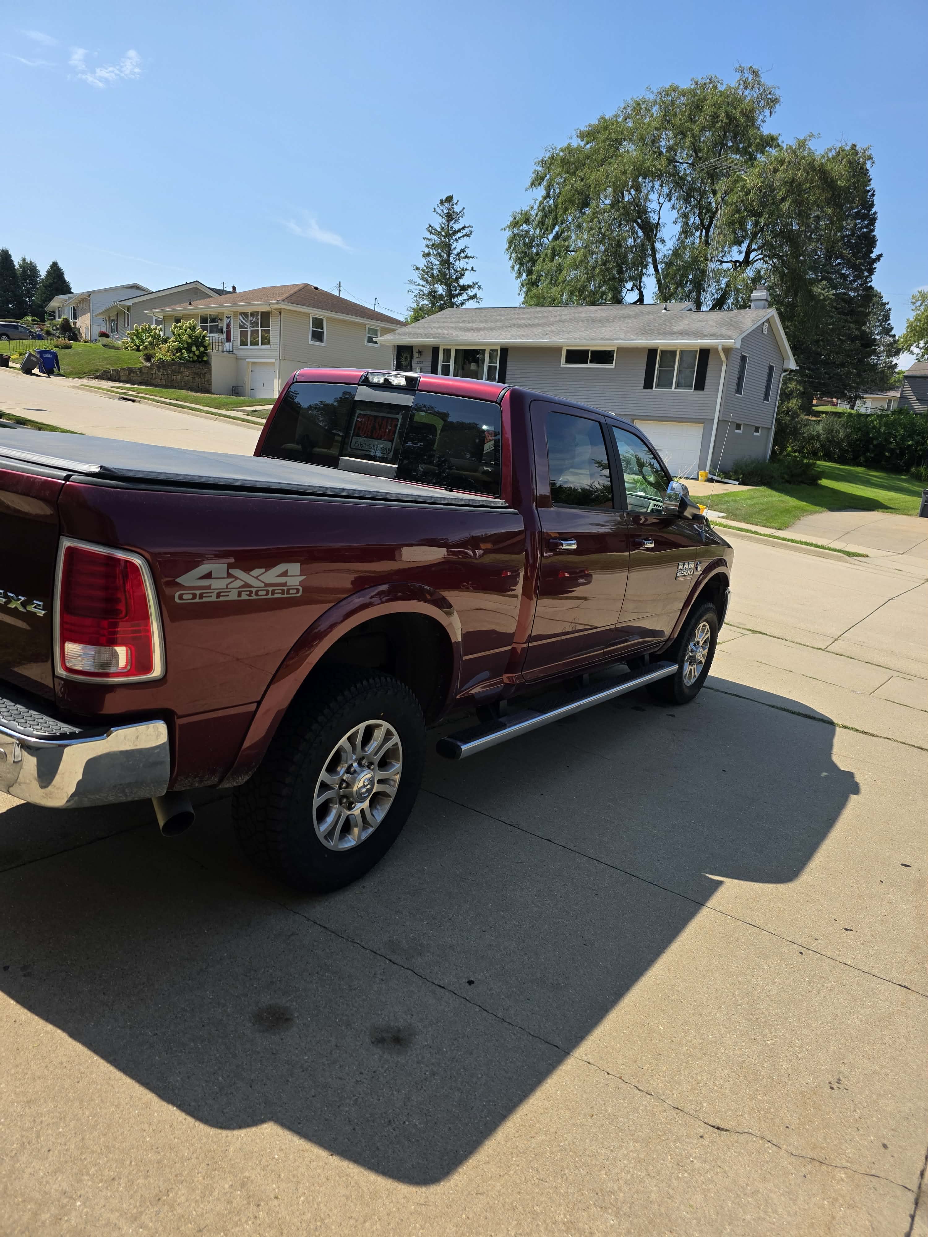 Used 2018 RAM 2500 Laramie w/ Off Road Package AWD/4WD image 10
