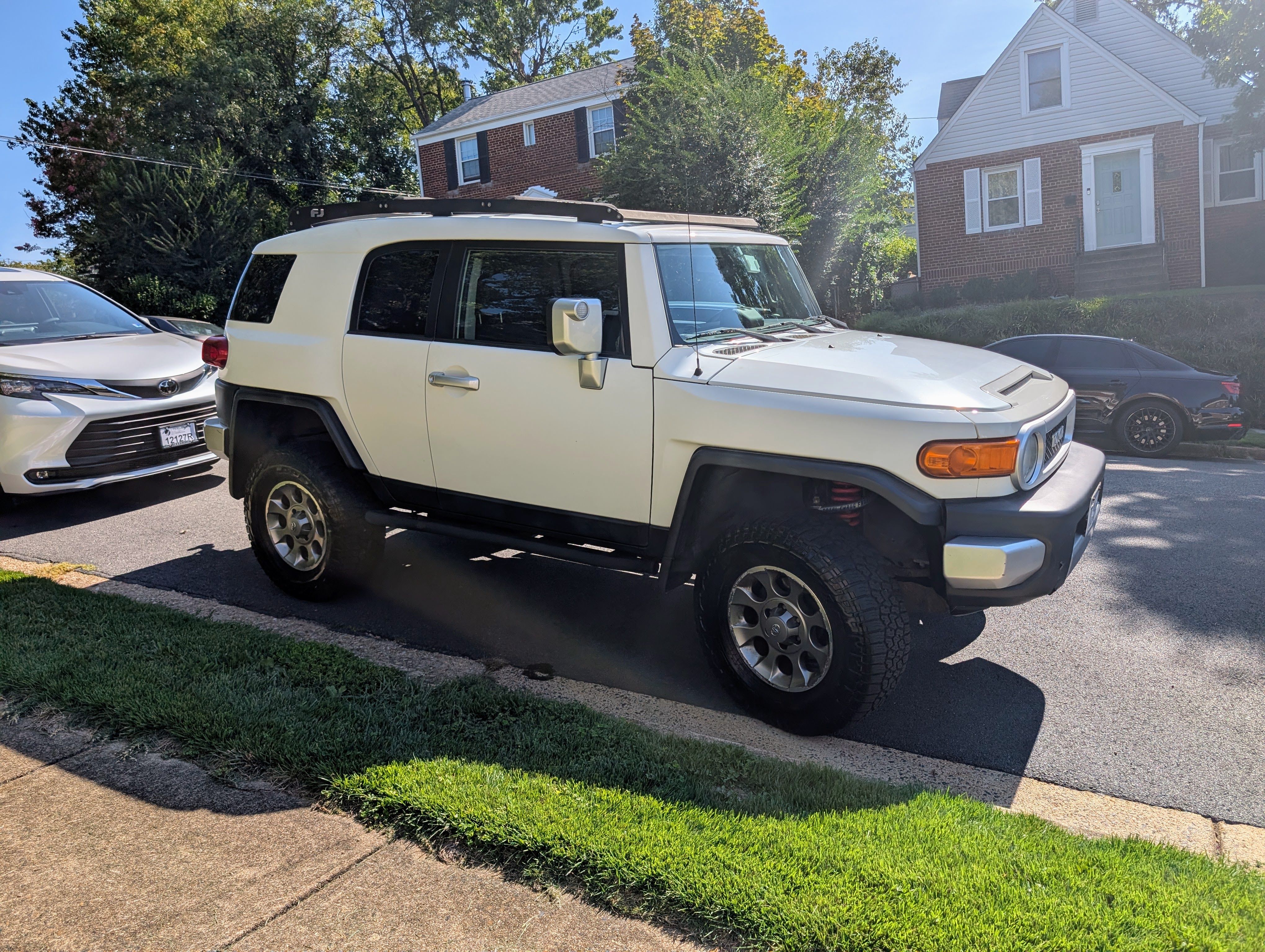 Used 2012 Toyota FJ Cruiser 4WD w/ Upgrade Pkg image 12