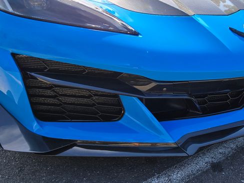 Used 2024 Chevrolet Corvette Z06 w/ Z07 Performance Package image 24