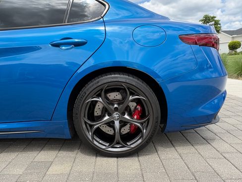Used 2023 Alfa Romeo Giulia Quadrifoglio RWD image 9