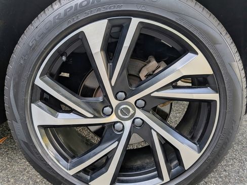 Used 2022 Volvo XC40 T5 R-Design image 23