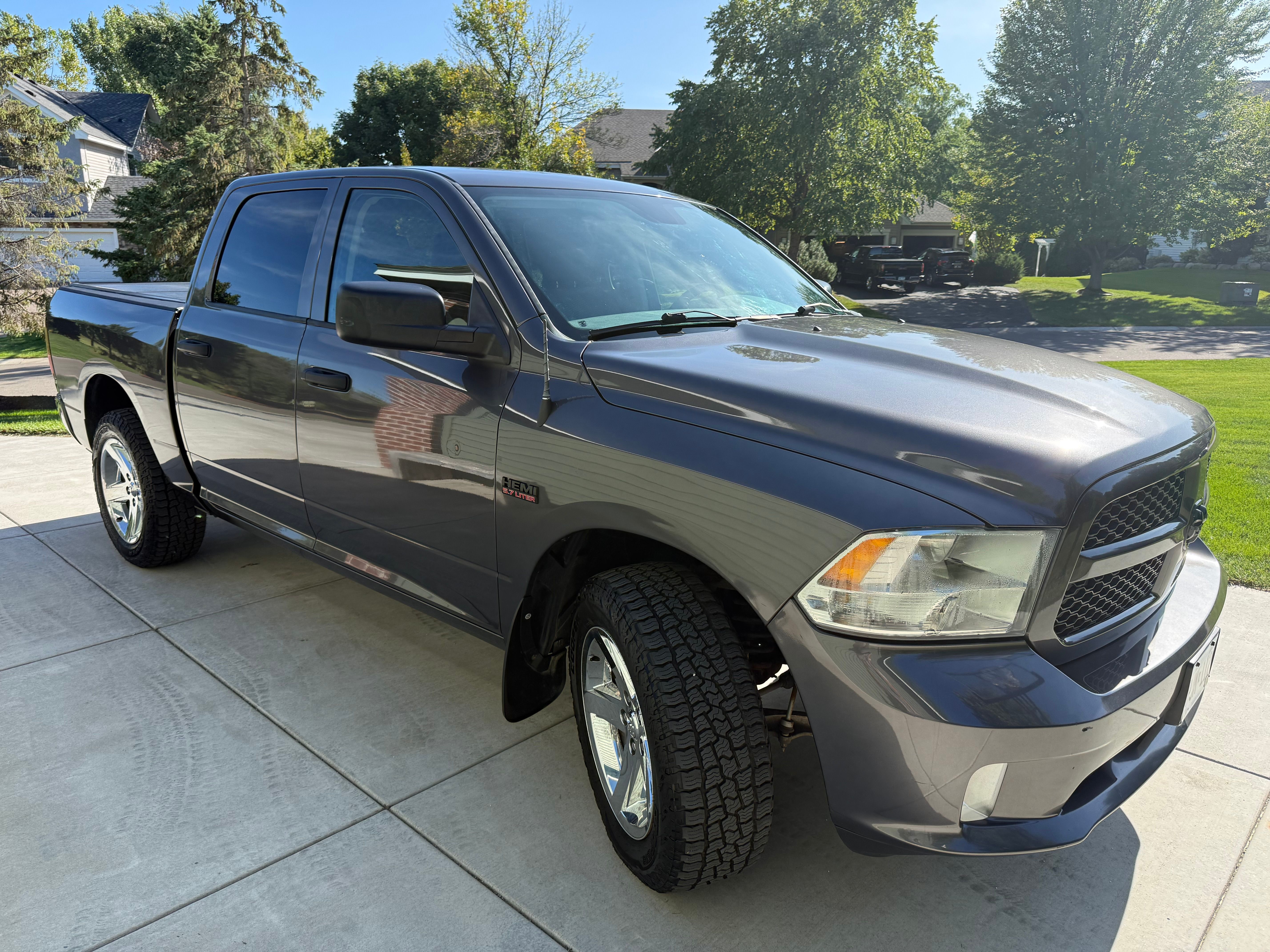 Used 2015 RAM 1500 Express AWD/4WD image 8