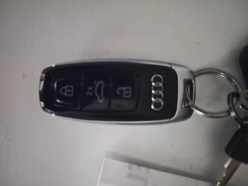 Used 2022 Audi e-tron Premium Plus w/ Premium Plus Package image 12