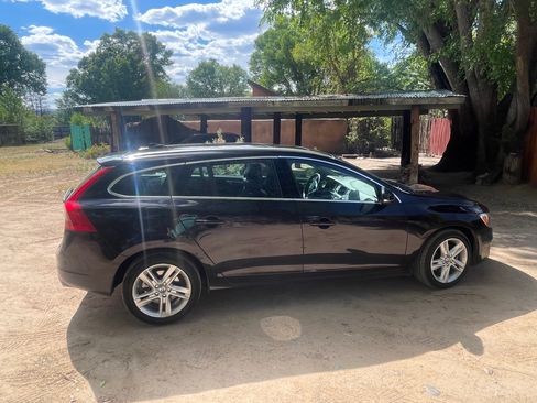 Used 2015 Volvo V60 T5 Premier FWD image 1