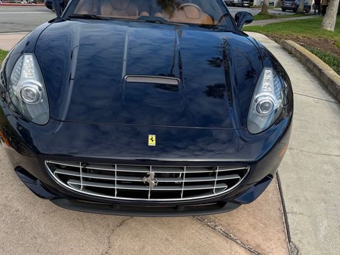 Used 2013 Ferrari California image 22