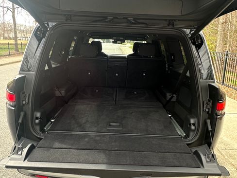 Used 2025 Rivian R1S Adventure image 15