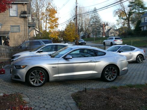 Used 2015 Ford Mustang GT Premium image 3