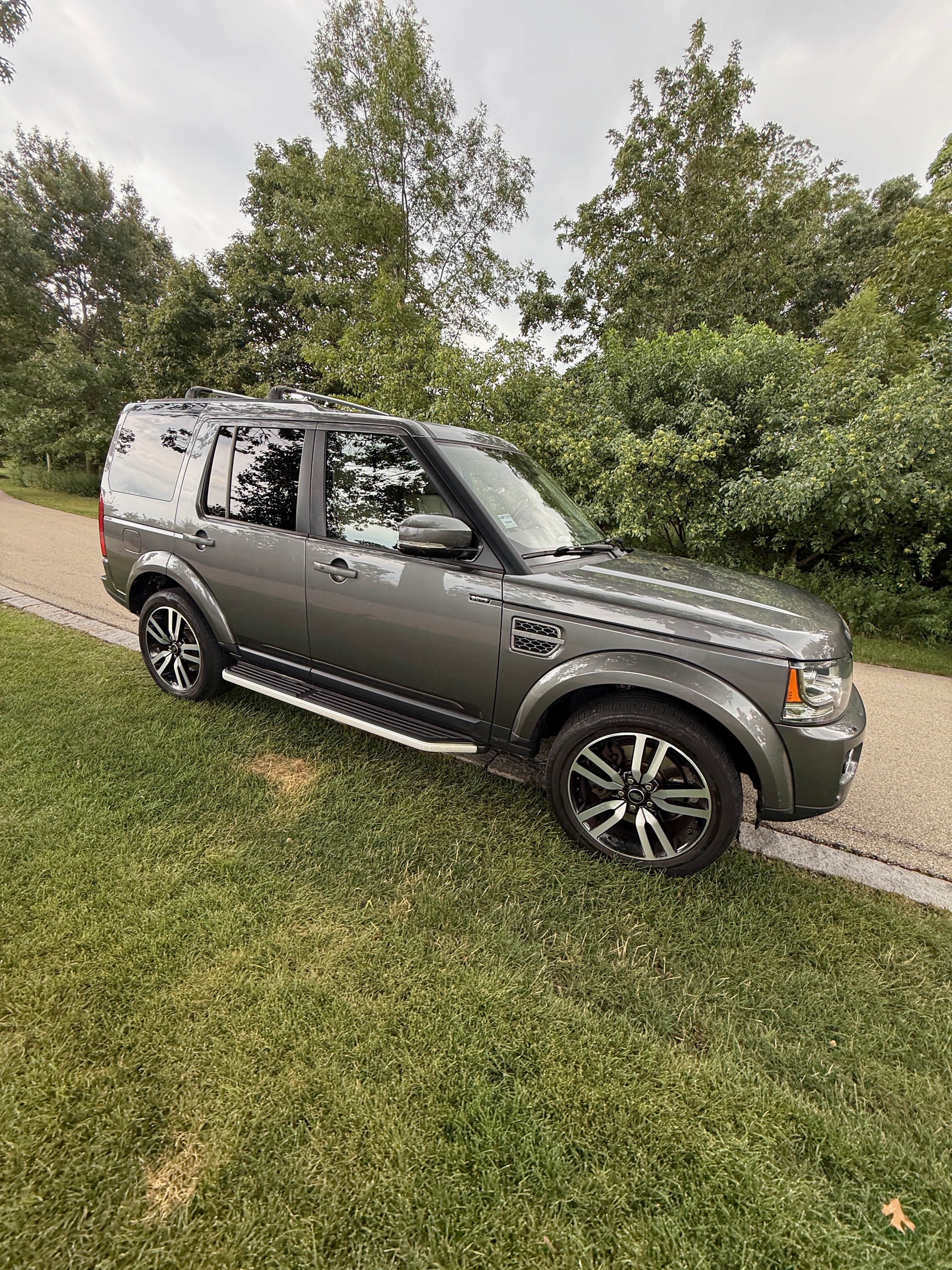 Used 2015 Land Rover LR4 HSE AWD/4WD image 11