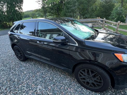Used 2019 Ford Edge Titanium w/ Cold Weather Package image 6