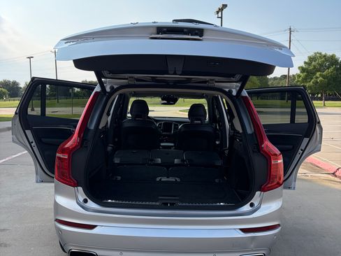 Used 2017 Volvo XC90 T6 Momentum w/ Vision Package AWD/4WD image 18