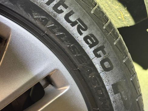 Used 2011 Mercedes-Benz E 350 4MATIC Sedan image 26