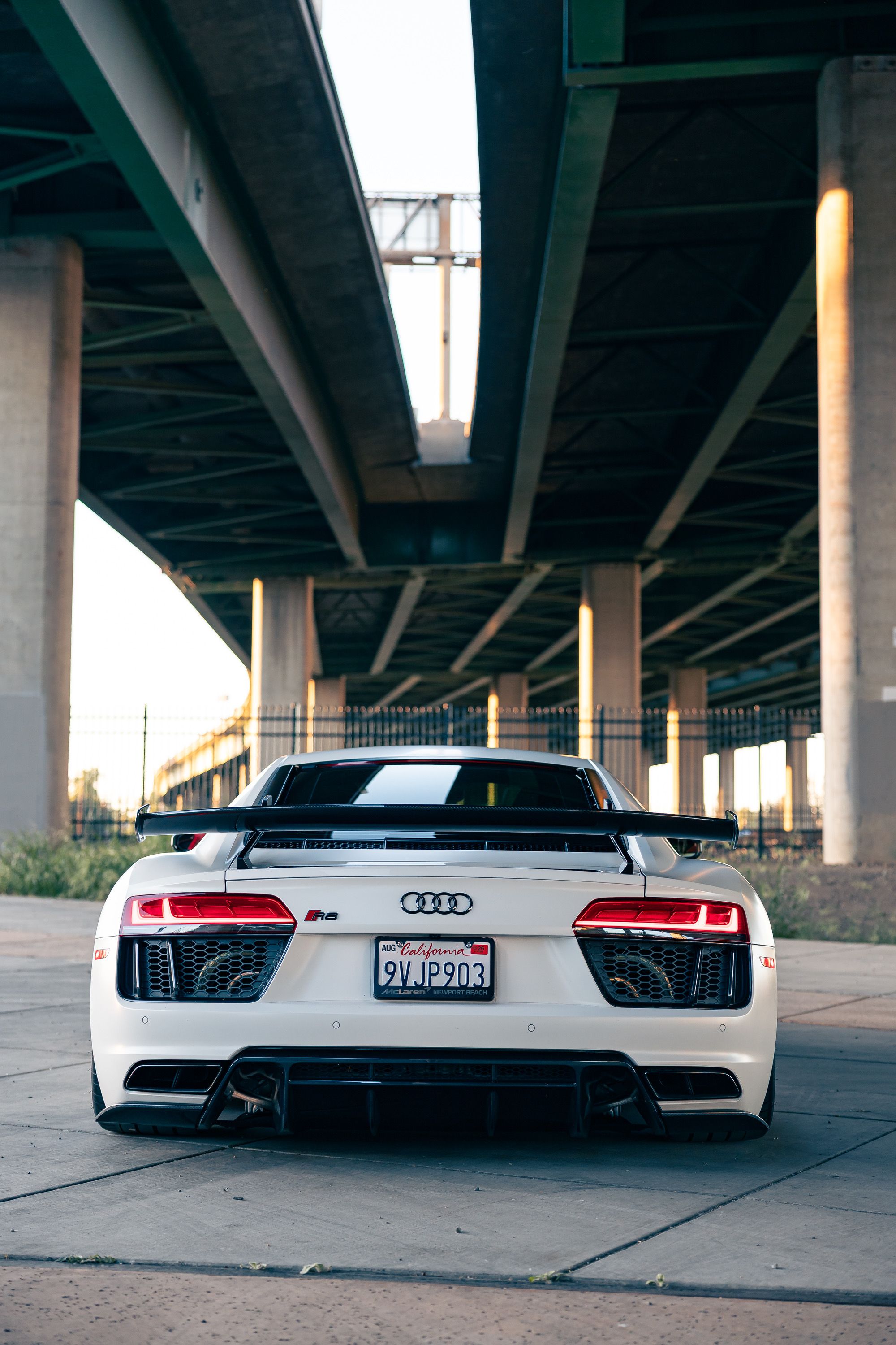 Used 2018 Audi R8 V10 w/ Premium Package RWD image 6