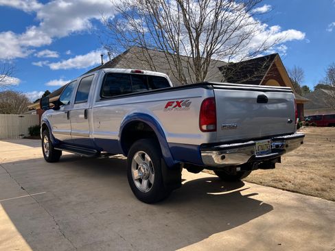 Used 2005 Ford F350 Lariat image 4
