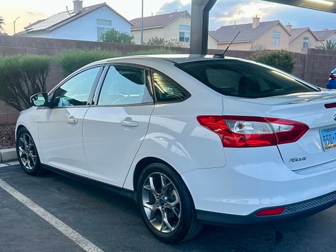 Used 2014 Ford Focus SE w/ Equipment Group 201A image 11