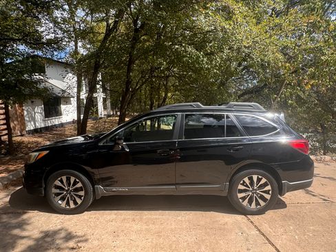 Used 2015 Subaru Outback 2.5i Limited image 2