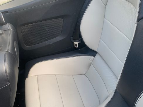 Used 2016 Ford Mustang Premium image 24