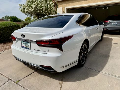 Used 2023 Lexus LS 500h AWD w/ Luxury Package image 5