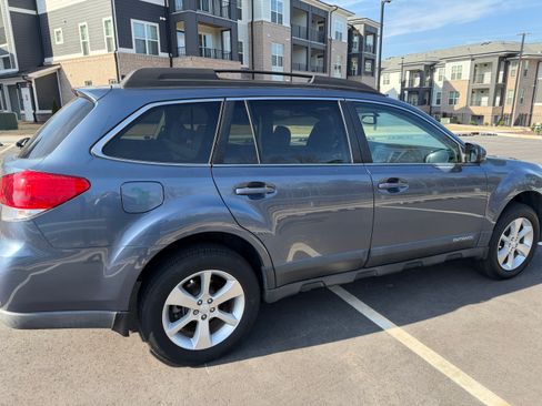 Used 2013 Subaru Outback 2.5i Limited w/ Moonroof Pkg image 4