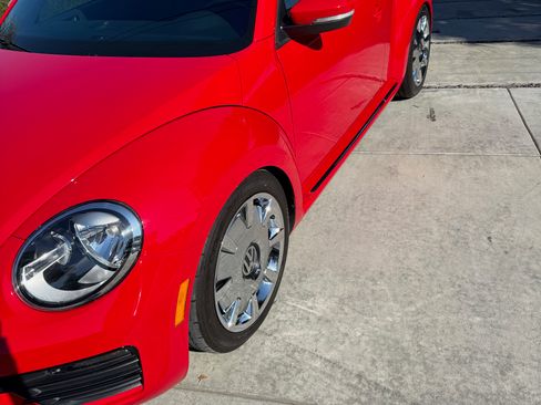 Used 2019 Volkswagen Beetle 2.0T S image 2