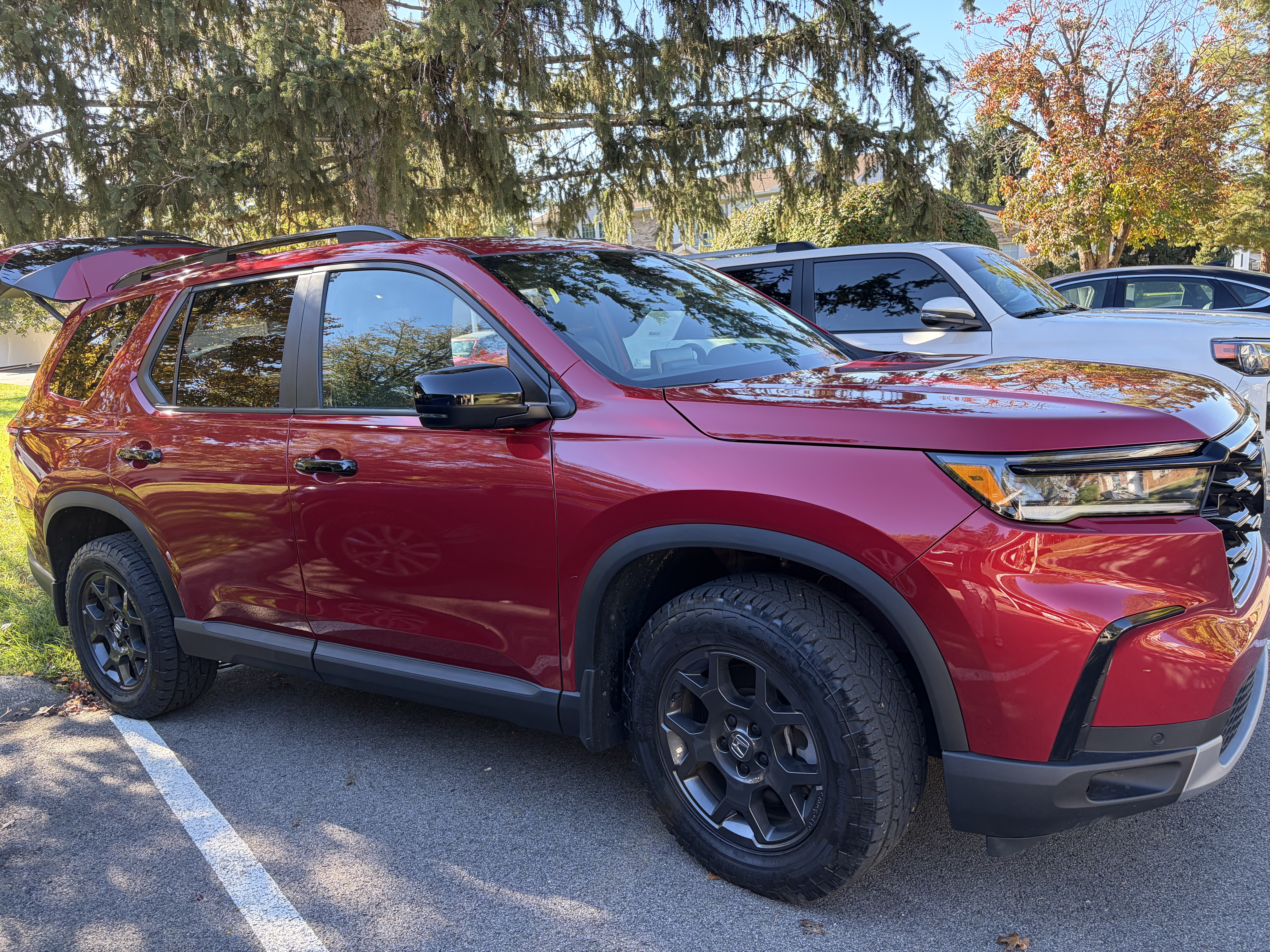 Used 2025 Honda Pilot TrailSport image 1