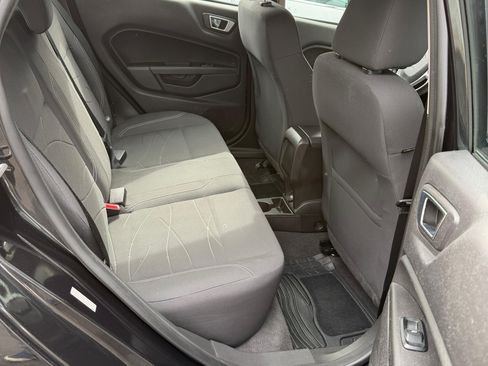 Used 2014 Ford Fiesta SE image 9