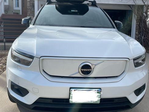 Used 2021 Volvo XC40 P8 Recharge w/ Advanced Package image 4