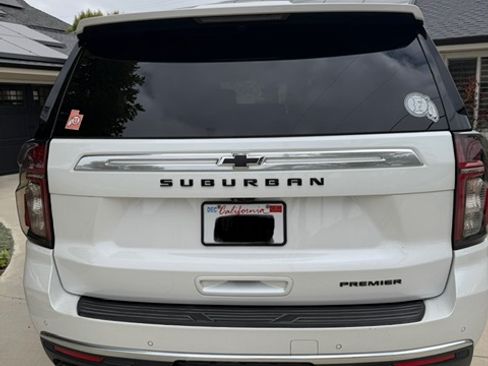 Used 2021 Chevrolet Suburban High Country w/ Premium Package AWD/4WD image 8