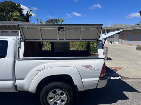 Used 2006 Toyota Tacoma PreRunner w/ TRD Off-Road Pkg #1 RWD image 16
