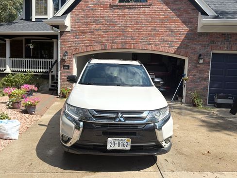 Used 2018 Mitsubishi Outlander LE FWD image 13