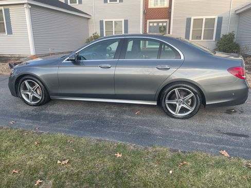Used 2018 Mercedes-Benz E 300 4MATIC image 6
