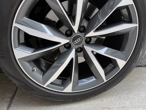 Used 2022 Audi SQ7 Premium Plus w/ SQ7 Executive Package image 17