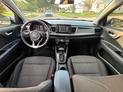Used 2019 Kia Rio S image 12