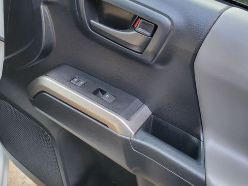 Used 2018 Toyota Tacoma SR5 image 20