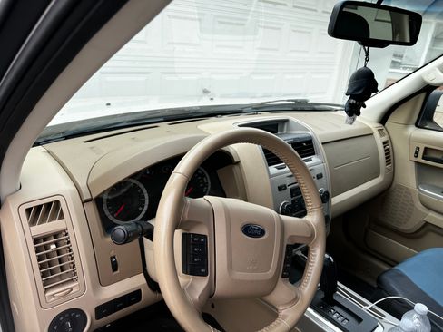 Used 2011 Ford Escape XLT image 5