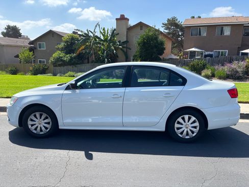 Used 2014 Volkswagen Jetta S image 8